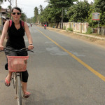 Céline fait du vélo