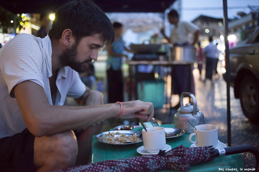 Dîner dans la rue