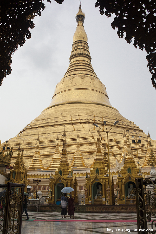 Vue de Shwe Dagon Pagoda