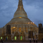 Shwe Dagon Pagoda de nuit