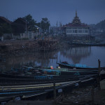 Le port de Nyaungshwe en soirée