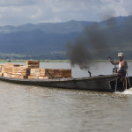 Un marchand sur le lac Inle