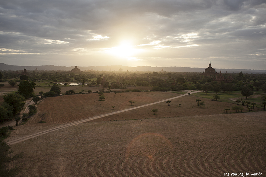 Coucher de soleil sur les temples