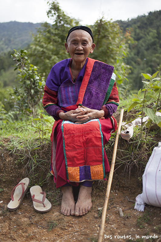 Une vieille dame de l'ethnie Palaung