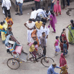 Un rickshaw dans la foule