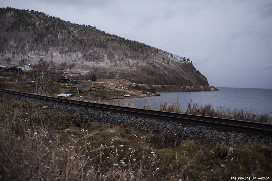 Un village sur le lac Baikal